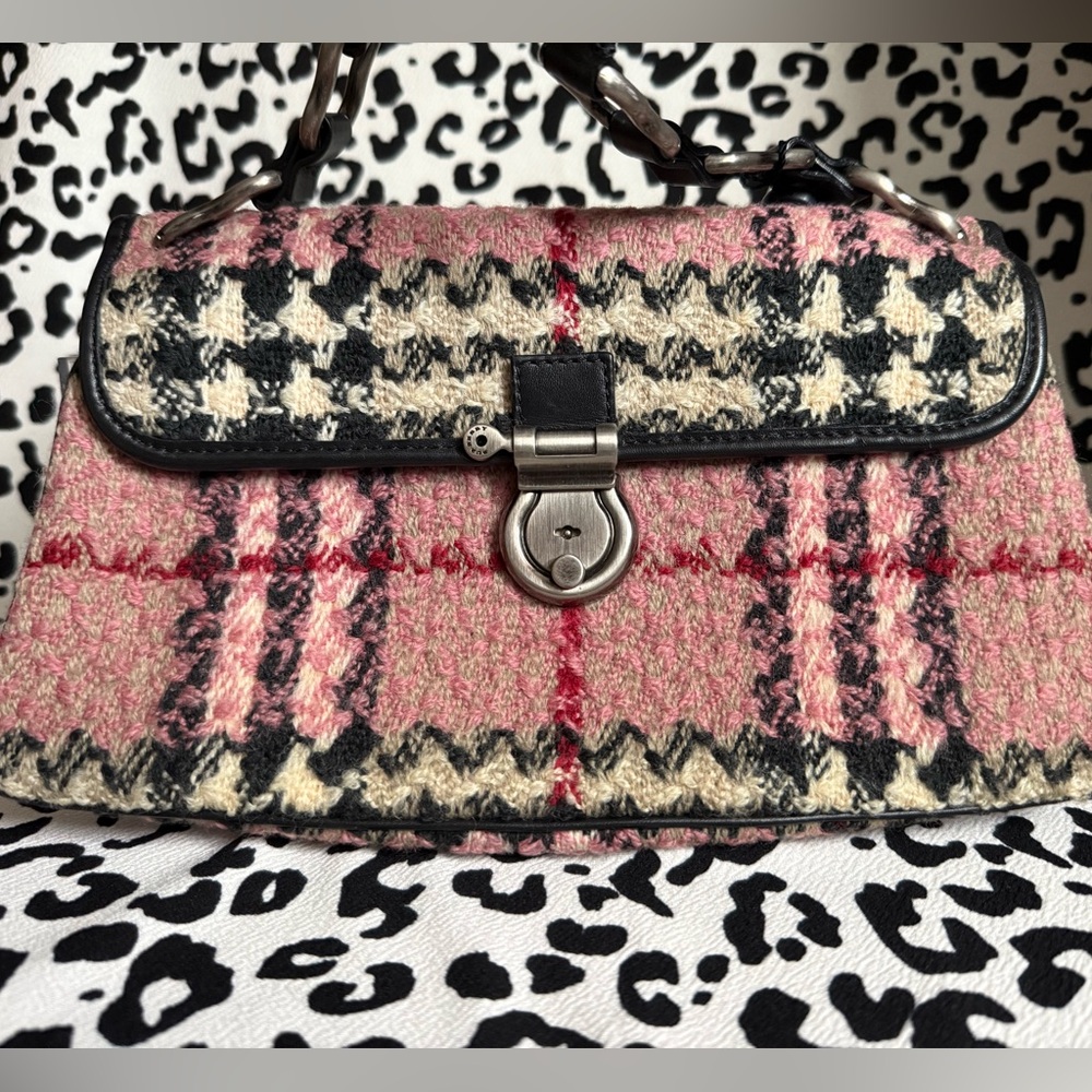 RARE BURBERRY WOOL NOVA KEY HANDBAG 💗